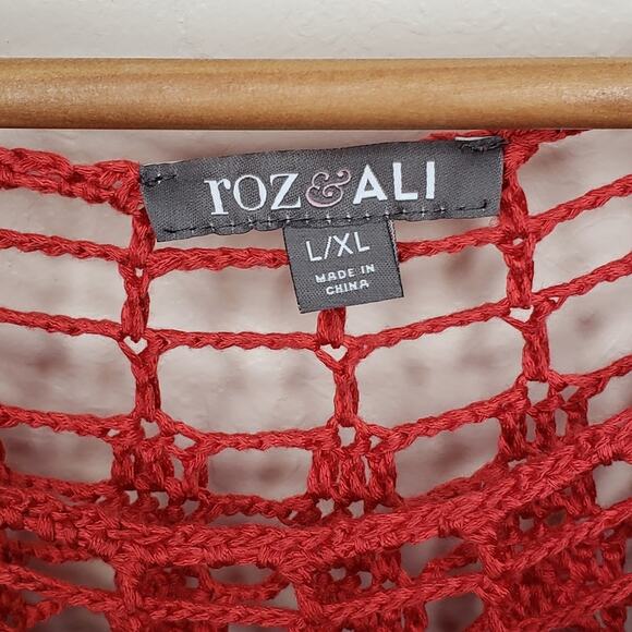 🌻3 for $ 18 Roz & Ali Coral Pink Open Crochet Top - Picture 4 of 4